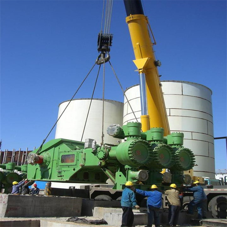 三乡镇租赁200吨吊车