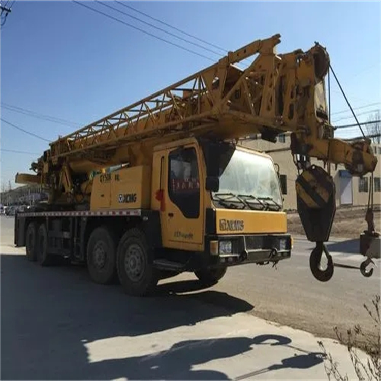 三乡镇吊车怎么吊装挖掘机